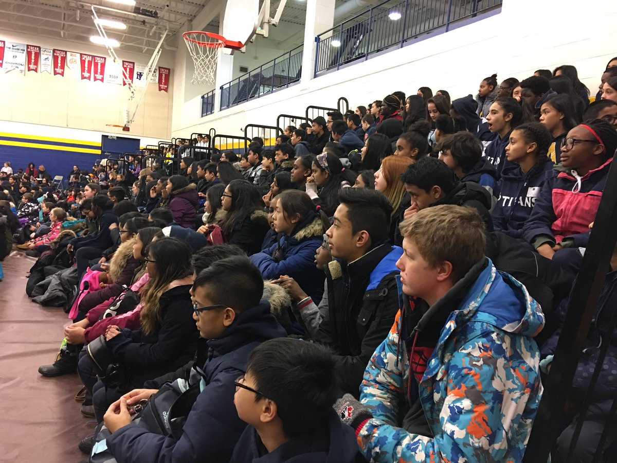 MikeCLeadership's tweet photo. Our biggest #iLITE2018 of this amazing week of #CatholicStudentLeadership hosted at St. Mother Teresa. 800+ @TCDSB students from 20 #Scarborough schools with keynote speaker Andy Thibodeau “Share your care!” #Malvern https://t.co/OtWP55khzp