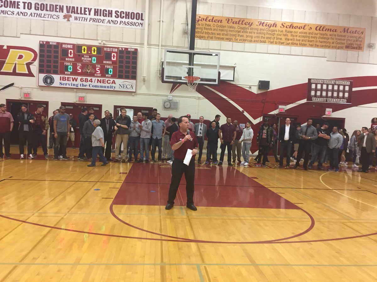 caguilarrusd's tweet photo. Celebrating Coach Hunter’s 400 + wins tonight in the house Hunter built. Cougar Pride! @cougar_crossing @KevinSwartwood1 @EukerJeuker @MSSsports @MercedUHSD @SuptPeterson https://t.co/cv21OqosfQ