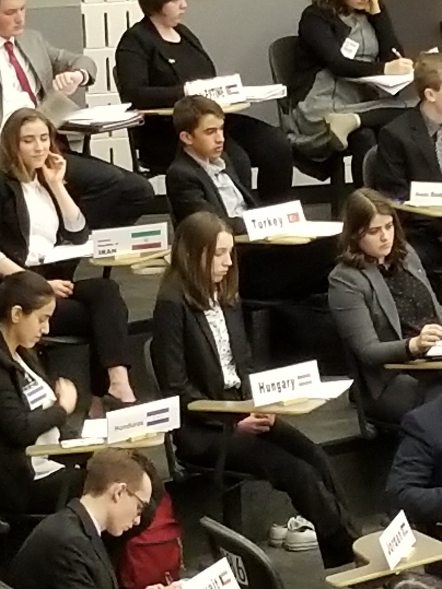 legendmun's tweet photo. MUN at work. #TitanPride #lhsmun https://t.co/AFxsz6oyx7