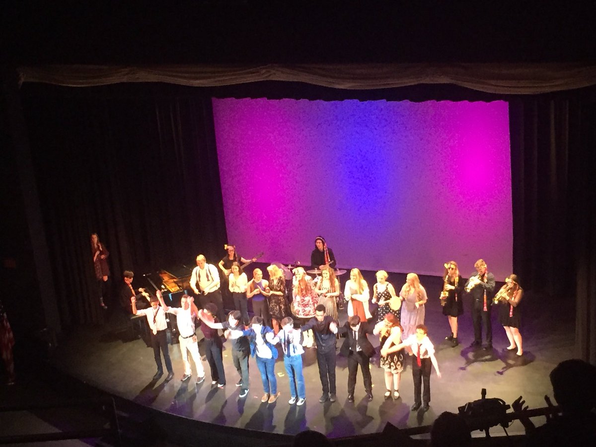 FRAHEADofUS's tweet photo. I love seeing our students support their classmates at Evening with the Arts! So much talent! #EWTA @FraFota @FRAHEADofUS @srcasey4 https://t.co/v00FXYoEDg