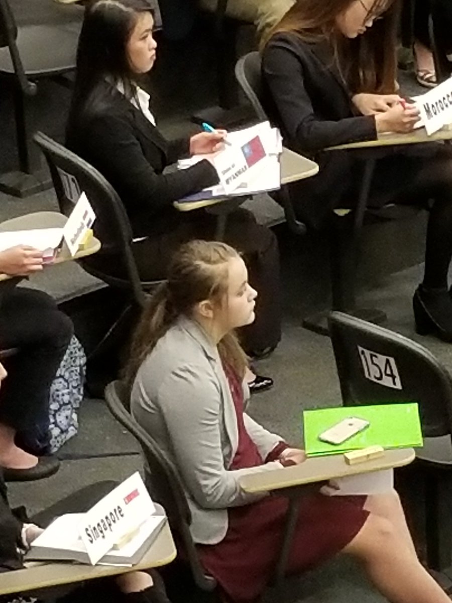 legendmun's tweet photo. MUN at work. #TitanPride #lhsmun https://t.co/AFxsz6oyx7