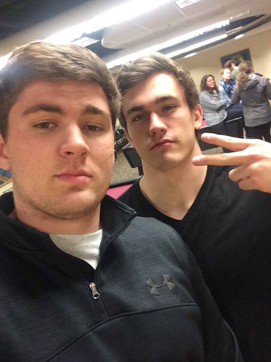 quintuple_ds's tweet photo. Out here getting recruits #BIGlococomp https://t.co/41LhbvggJC