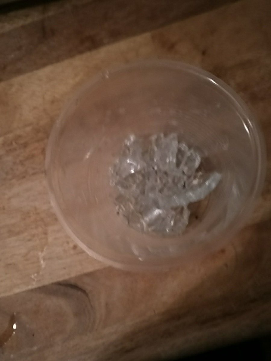 AndersDH92's tweet photo. Oh yeah, remember that just because @Hamilton is amazing, that doesn't mean you can say throw out anything. These plastic are picked up is what's left of a lowkey Hamilton night, where one glasd broke (the shards had been picked up between the plastics glasses. #dontthrowoutglass https://t.co/KnwUv8E4Dy