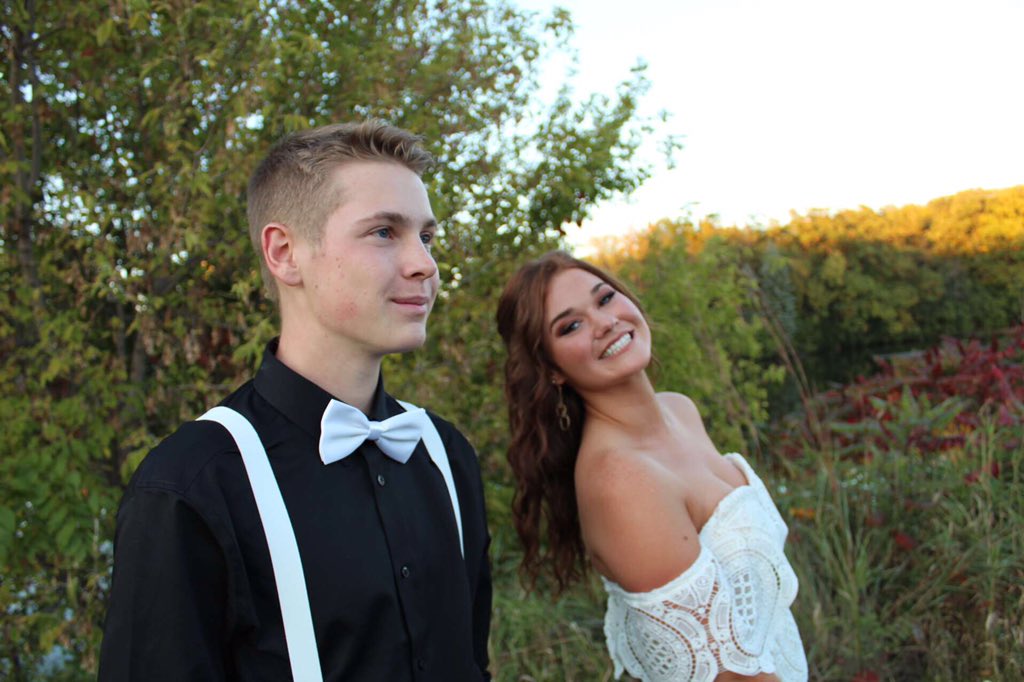 Ellieperry17's tweet photo. happy birthday G,,, thanks for being everything I could ever ask for and more!!!!😘❤️ @GraysoMiller https://t.co/06zYpf97jb