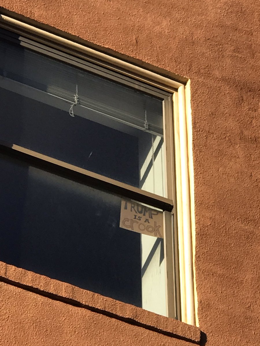 Read the sign in the window... #TrumpLies #TrumpHaters <a href="/JAY_Z_Daily/">JAŸ-Z Daily</a> #Meme <a href="/Beyonce/">BEYONCÉ</a>