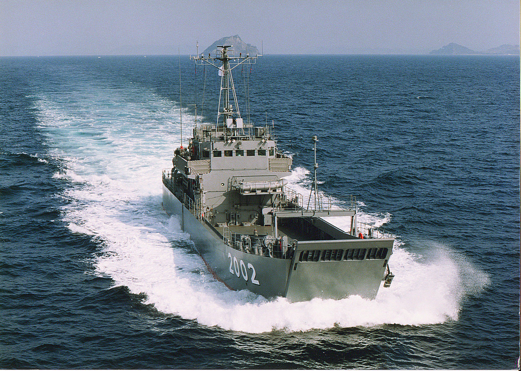 非売品‼️珍艦❗陸上自衛隊輸送艦　ようこう進水記念写真 ニュース詳細│朝雲新聞社