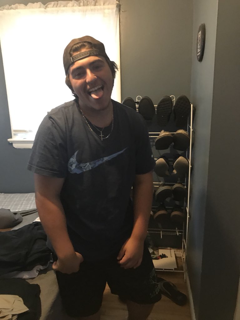 gregverderosa's tweet image. Happy bday brotha congrats on the L #flowteam