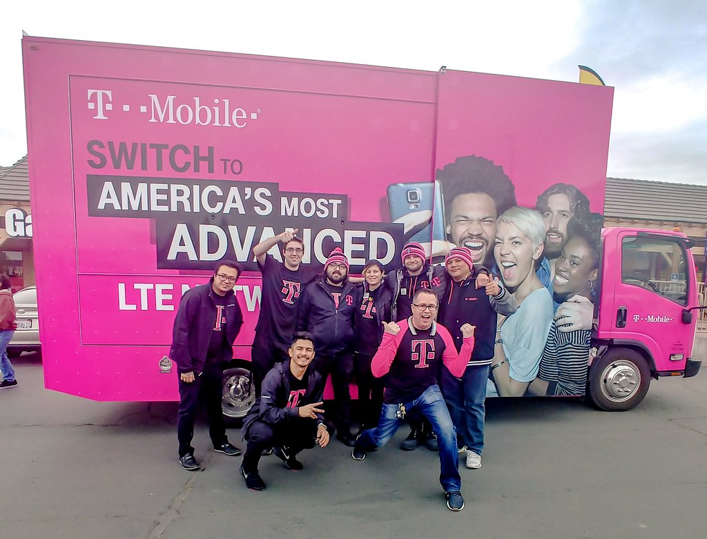 hudi_andycap's tweet photo. Huge thanks to T-Mobile truck team based out of Salt Lake City you made our opening in Elko NV a huge success! @MGonzal186 @nazarma @theEdRomero https://t.co/4WjAEInzFO