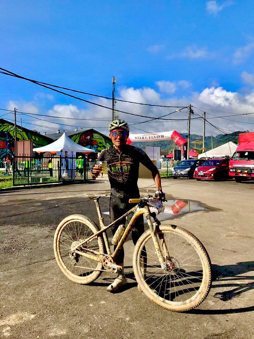 bujoee1's tweet photo. 🏁 Nice trails‼️
🏁 3rd Runner Up at LDB International 2018 MTB Lurah Bilut
#teamnatura #naturaboost #naturashot #taokas #taokasmalaysia #swoop29er #morphchainring #velotoze #fusion #umarsunglasses #rhc #redmonkeygrips #maxxis #ikon #cycling #cyclingpics #mountainbike https://t.co/w6a5COKHqQ