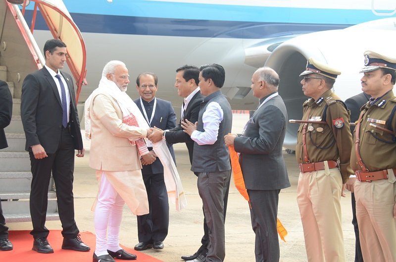 sarbanandsonwal's tweet photo. Honoured to receive Hon'ble Prime Minister Shri @narendramodi ji at LGBI Airport, Guwahati. #AdvantageAssam https://t.co/DZaQ9AhfKv