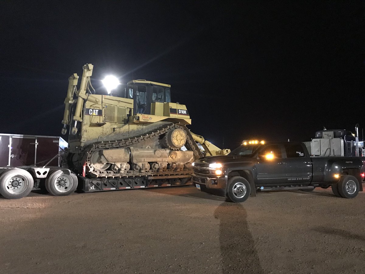 BeardedHeavyH's tweet photo. First load after adding the jeep 194,000 lbs 11 axles 15-10 tall 110’ long running low and slow fighting daylight and them damn elds as if there wasn’t enough stress@ELD_or_ME @TheTonyJustice https://t.co/1AoO7s3uWx