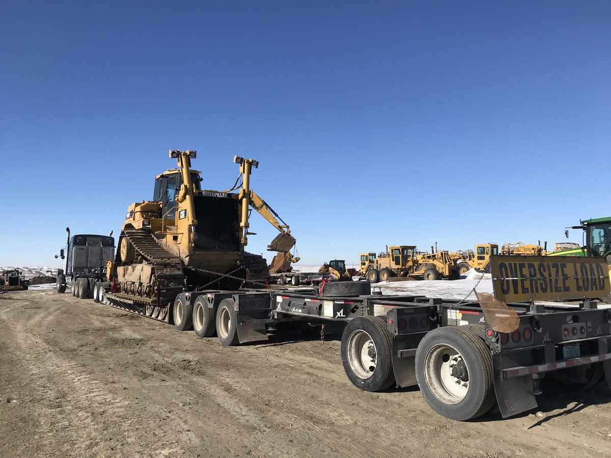 BeardedHeavyH's tweet photo. First load after adding the jeep 194,000 lbs 11 axles 15-10 tall 110’ long running low and slow fighting daylight and them damn elds as if there wasn’t enough stress@ELD_or_ME @TheTonyJustice https://t.co/1AoO7s3uWx