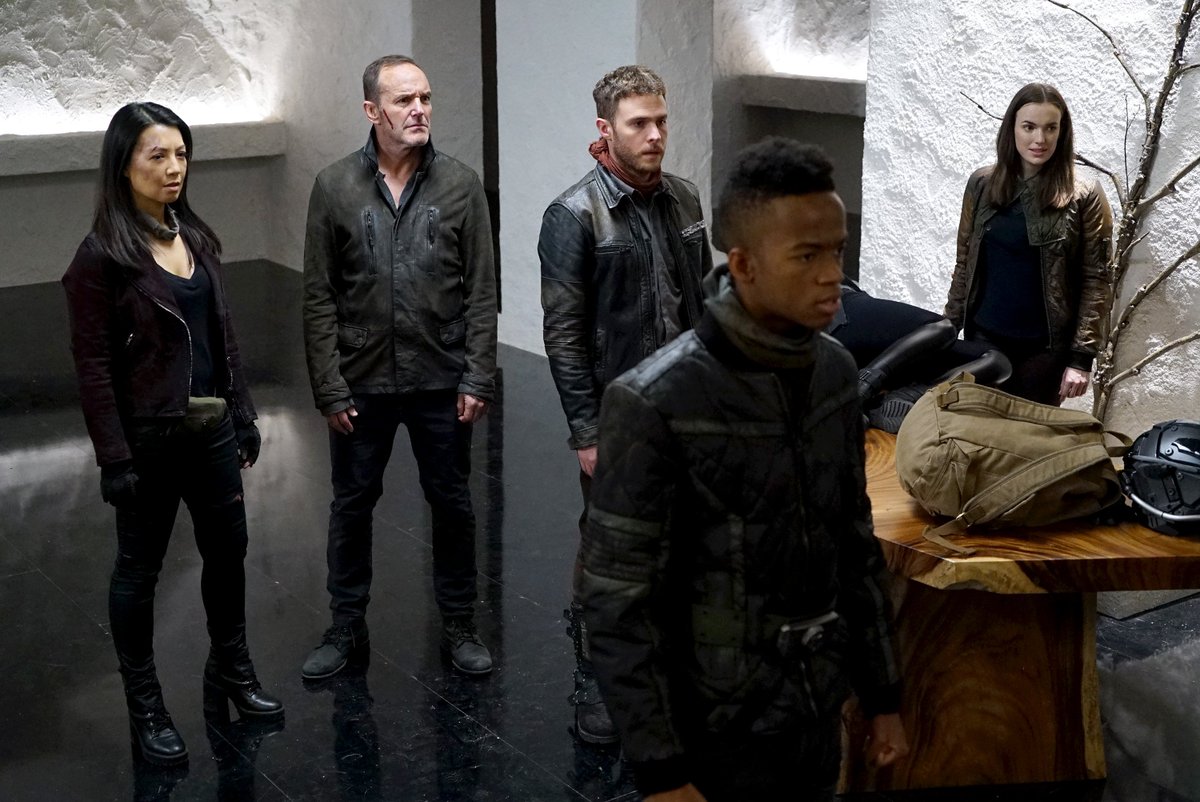 DeCaesteckerBR's tweet photo. 📸| Imagem pós-exibição do episódio 5x10 - Past Life. #AgentsSHIELD https://t.co/J2N7qJCA03