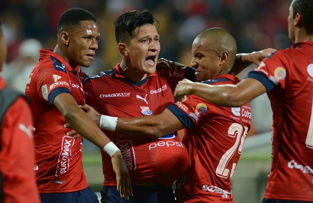 FutColombianoEn's tweet photo. Independiente Medellin get a 3-0 win vs Atletico Hulia. German Cano gets a goal in his first game since coming back to El Rojo Paisa and Juan Fernando Caicedo gets himself two goals. #LigaAguila https://t.co/ftjxohbq0H