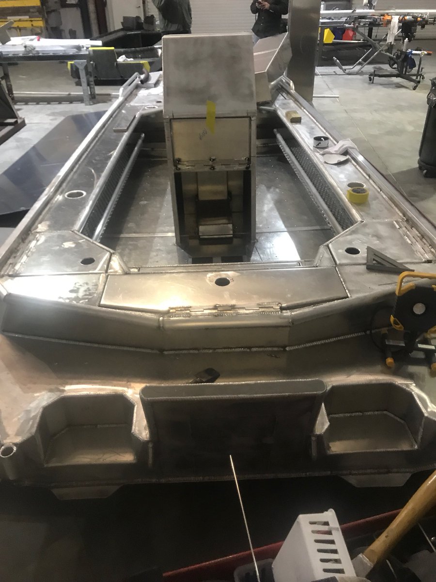 B_Fowler5's tweet photo. Ready for paint! #TCB #TimberCreekBoats #bigrig #storageonstorage https://t.co/y2FtmgrTj3