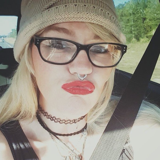 Kisses Good Night friends, it's been awhile. Hello everyone, say hello back!! I miss you guys. https://t