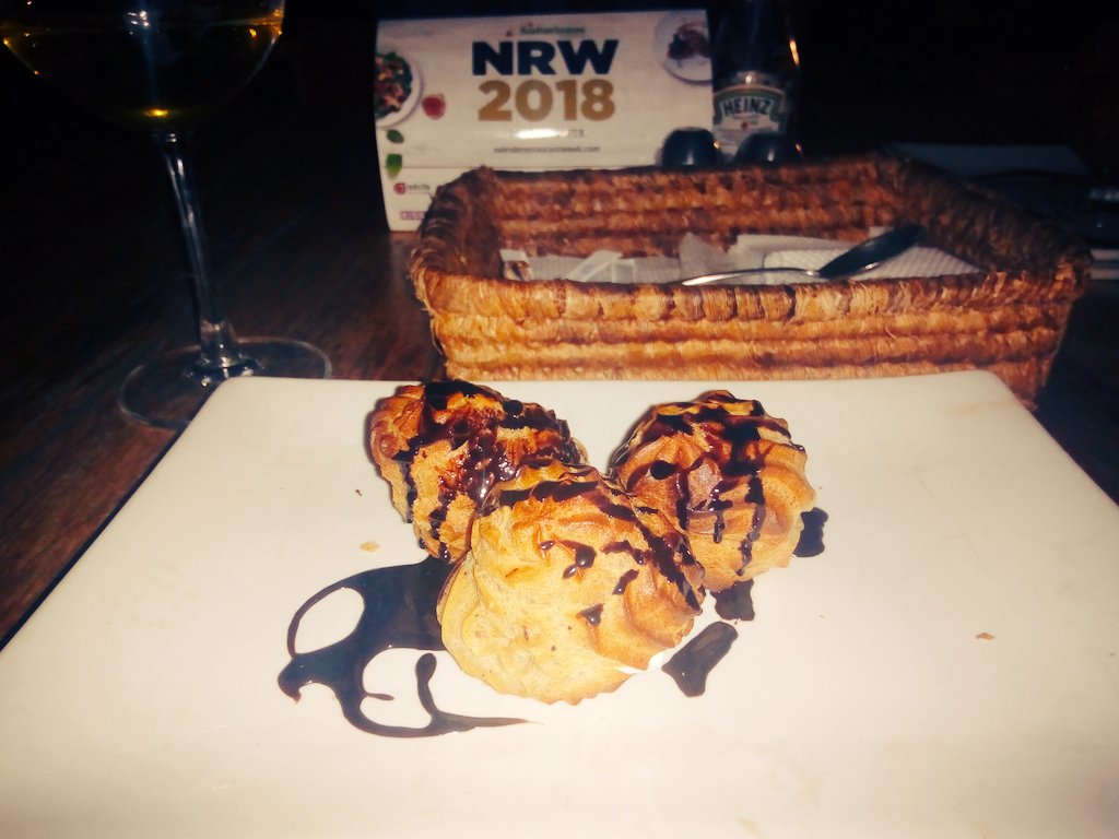 waynepeter2's tweet photo. Deep fried ice cream and profiteroles; Arbor's desserts #NRW2018 #LocalguidesKE @EatOutKenya @googleafrica https://t.co/3qCAiUDLgY
