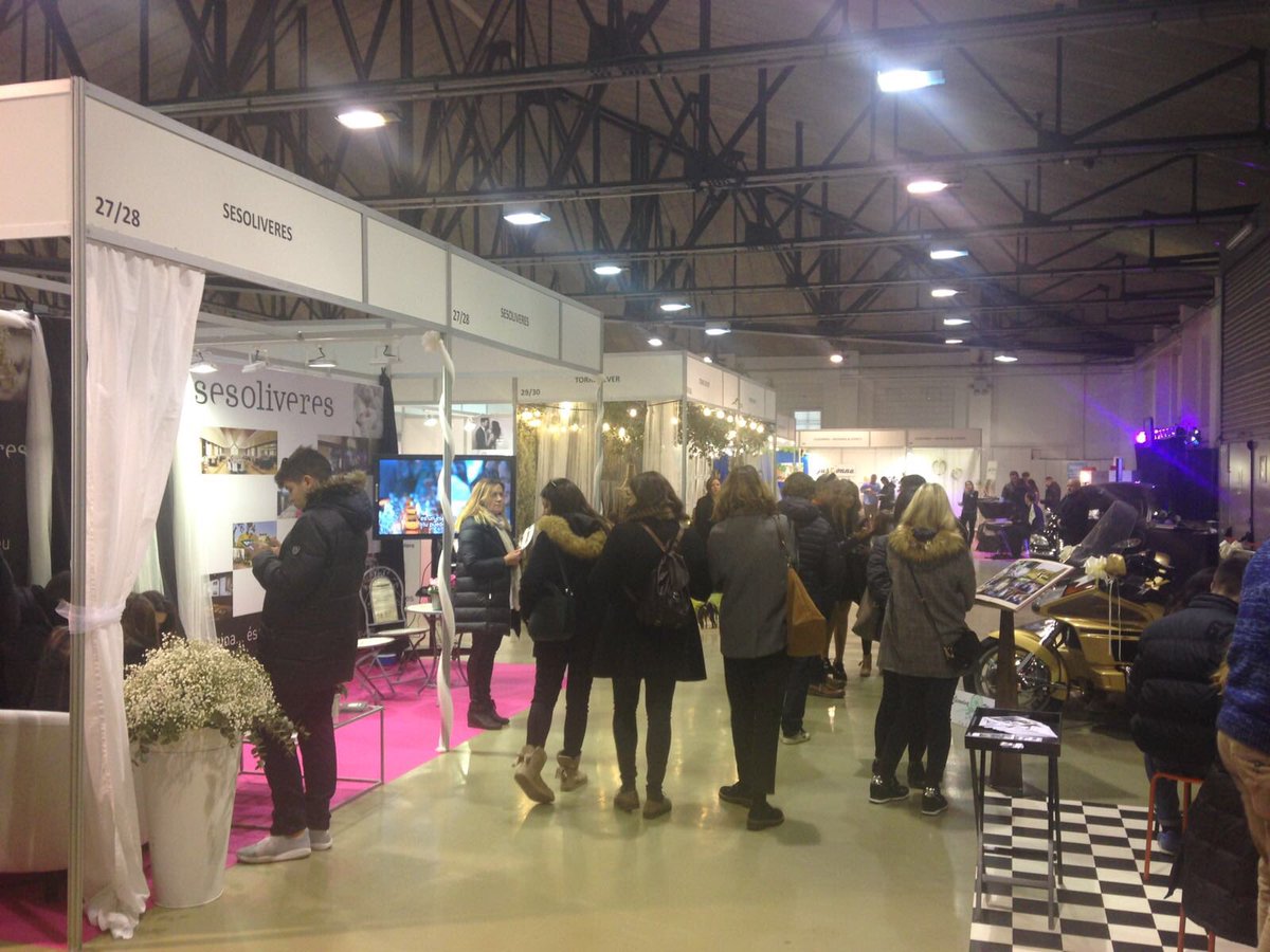 Expocerimonia's tweet photo. Com ens agrada veure l'amor i emoció de totes les parelles que preparen el seu casament! ❤
Visita'ns aquest matí fins a les 14 h, i de 17 a 21 h. Mo et perdis la desfilada de núvies i acompanyants de Forrellat Fusió, What Image i Berenne Alinovi a les 18.30 h a l'espai de Maho https://t.co/zxZfrWgxhd