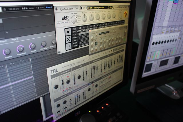 djhartojo's tweet photo. something is cooking ... @lauterunfug 5 years compilation looking around the corner.
#techno #technoMusic #FHLR #LauterUnfug #Hartojo #IloveTechno #berlinTechno https://t.co/BQX2l4cwPE https://t.co/SDQMj7uDdi