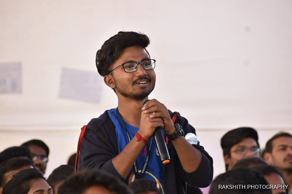 dcseLEAD's tweet photo. Have a look at the clicks where the LEADers are getting their queries /doubts cleared from the speakers!
#YuvaSummit18 #Hubballi  #dfindia #dflead #dfsandbox #DD2018 
@Skill_Gurukul https://t.co/iBONNlkHci