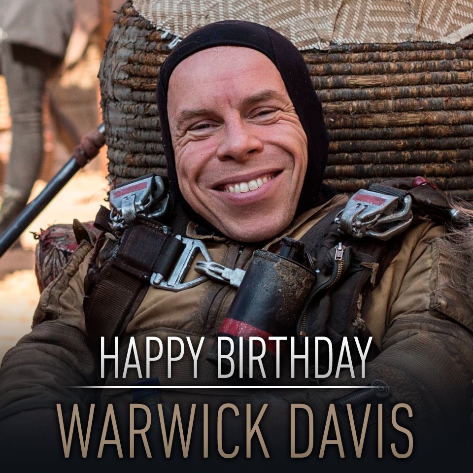 Happy Birthday an Warwick Davis alias Wicket, alias W. Wald, alias Weazel, alias Wollivan, alias Weeteef Cyubee, alias… also, ihr wisst, wer gemeint ist. Hinterlassen wir ihm ein paar galaktische Glückwünsche!