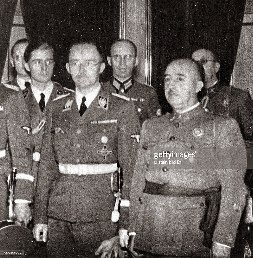 XBescos's tweet photo. "La lista de Franco para el Holocausto"
El régimen franquista ordenó a los gobernadores civiles (1941) elaborar una lista de judíos que vivían en ESP. El censo, que se entregó a los nazis, incluía datos laborales, ideológicos y personales de 6.000 judíos.
https://t.co/AWqN6oKOX0 https://t.co/KCqczTzAyi