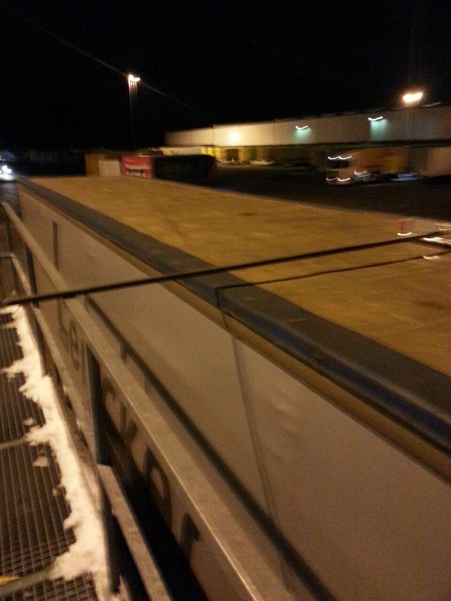 dathoschy's tweet image. Ich bin ja nicht versichert #AirPipe #DeMinimis #Eisbart #Eisplatten #Glatteis #RSAB #Winter christiansblog.eu/blog/2018/02/0…