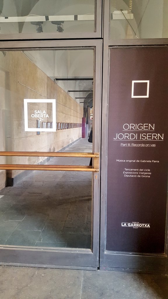 Olotuit's tweet photo. Inauguració de l'exposició de Jordi Isern #ExpoIsern a la Sala Oberta2 @MuseusOlot @OlotCultura #Olot https://t.co/Y5mNxLHe6o