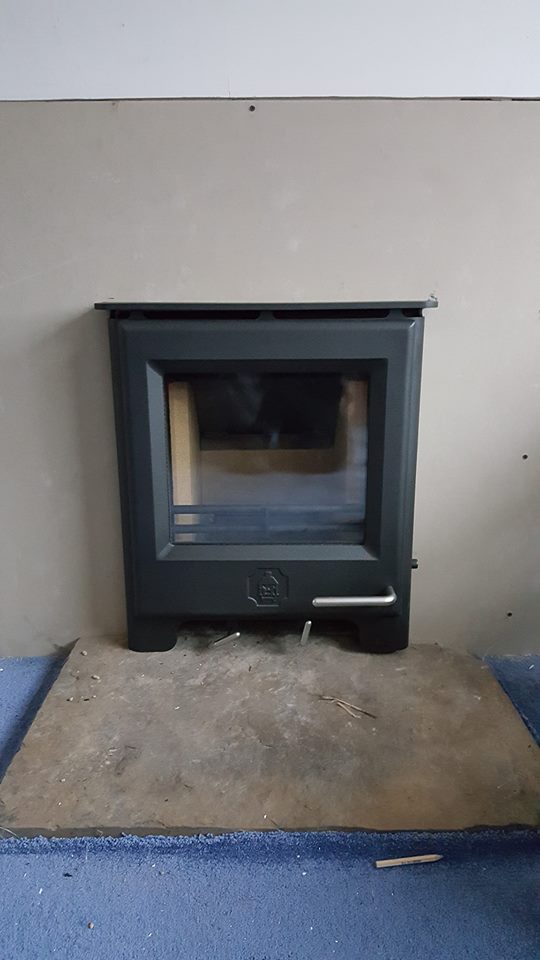 Another recent fit an <a href="/woodwarmstoves/">Woodwarm Stoves</a>  Phoenix Firebright 5kw inset,it will look great when room is finished