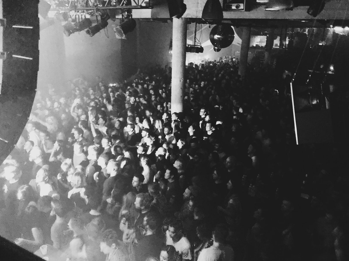 HVOB_official's tweet photo. sold out san francisco #silktour https://t.co/VXxWHJHgTE