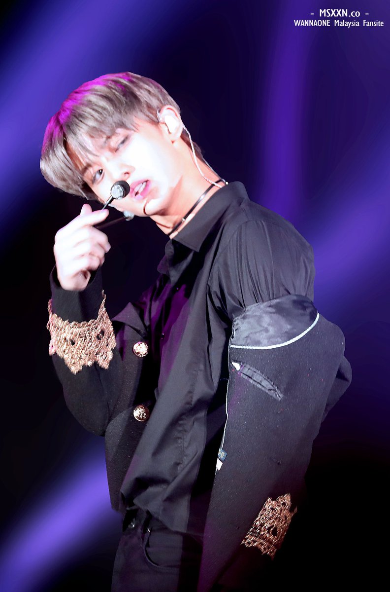 MSXXNco's tweet photo. 180119 Sexy Bae 💙 

FMinMALAYSIA

#워너원 #배진영 #wannaone #WannaOneinKL #BAEJINYOUNG https://t.co/85ZcA8UIJB