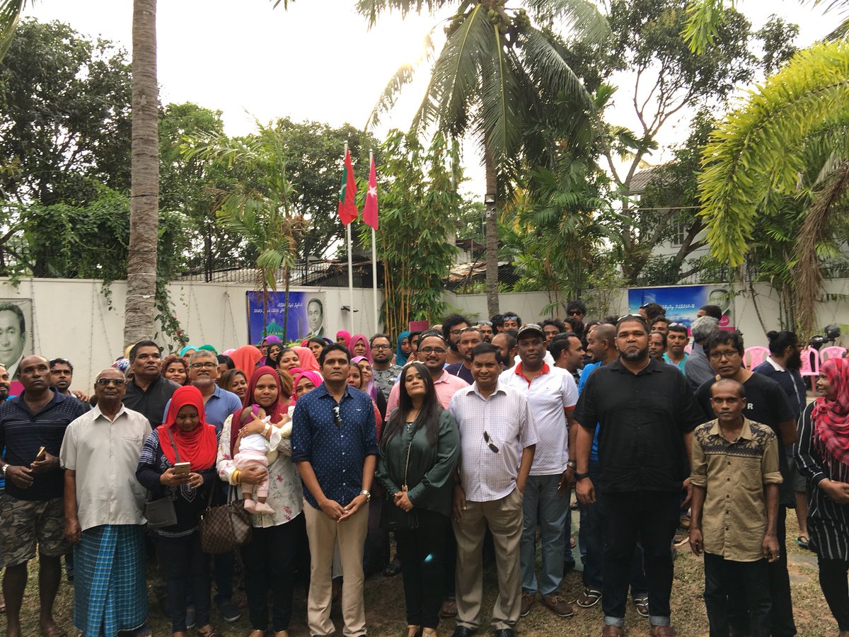 ahmed_nihan's tweet photo. #IstandWithHEPYamin #Colombo Srilanka. #RY2018 #HPnow #AgainstCoup #AheadwithNation🇲🇻 https://t.co/EvANzcnUgd
