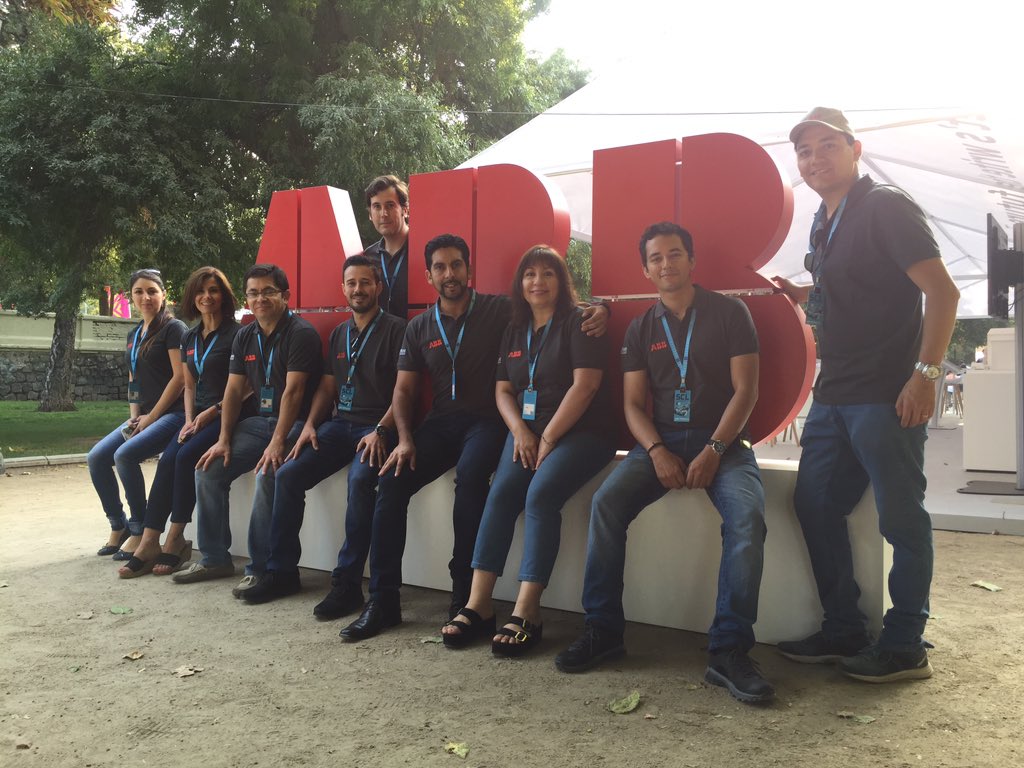 ABBUniversityCL's tweet photo. Team ABB en Chile presente en la #ABBFormulaE Let's write the future Together https://t.co/fuPTCXhcPc