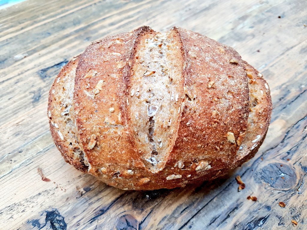 NourishedbyN's tweet photo. Made an ickle little #sourdough with spelt, quinoa and wholemeal flour with some rye flakes thrown in for some texture!
#sourdough #sourdoughbread #fermentedbread #guthealth #organic #nutrition #healthychoices #healthyliving #makeyourown #homemade #scottishblogger #foodblogger https://t.co/e3Hl1jeMZY