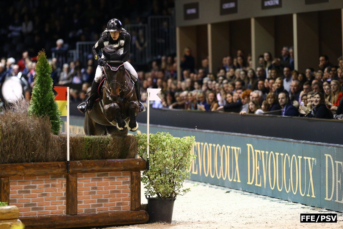 FRA_Equitation's tweet photo. #JumpingBordeaux #CrossIndoor Belle soirée de sport hier soir avec la victoire de Michael Jung (GER), la 2e place de Maxime Livio et la 3e place de Rodolphe Scherer.
Le résumé de l'épreuve : https://t.co/a3mtioOthA https://t.co/ULC5NyMXUH