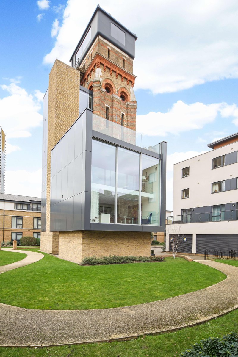 UKSIR_'s tweet photo. This Grade ll listed uniquely converted water tower obtains 360° views over London. On the market for £3.6m. Contact Shereen +447525595520
#LIVESothebys #SothebysRealty #PrimeProperty #LuxuryRealEstate #LondonViews #LondonSkyline #PrivateGym #TheShard #CanaryWharf #LondonEye https://t.co/KghqVLdRdF