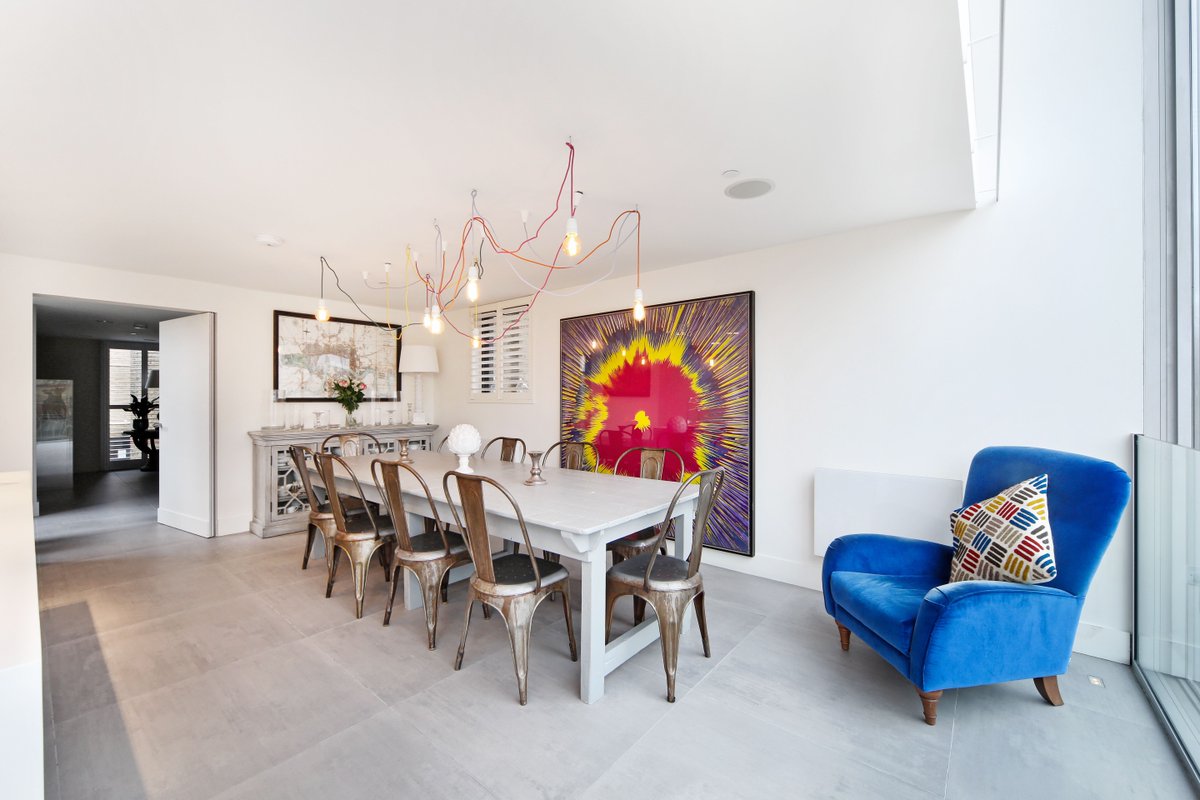 UKSIR_'s tweet photo. This Grade ll listed uniquely converted water tower obtains 360° views over London. On the market for £3.6m. Contact Shereen +447525595520
#LIVESothebys #SothebysRealty #PrimeProperty #LuxuryRealEstate #LondonViews #LondonSkyline #PrivateGym #TheShard #CanaryWharf #LondonEye https://t.co/KghqVLdRdF