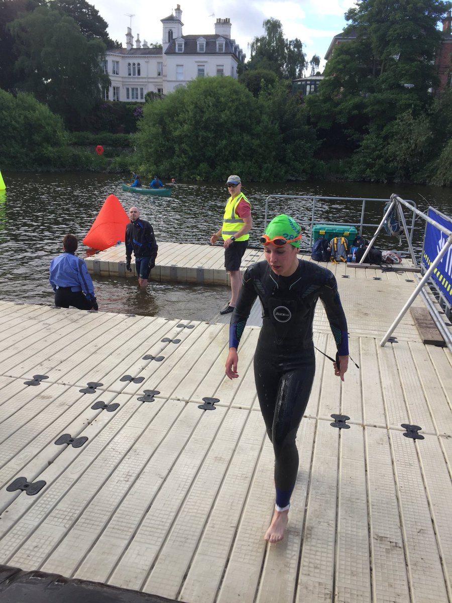 TeamEmgus's tweet photo. Our first sponsor announcement for 2018 is @Zone3official 🏊🏻💨 We are lucky enough to have Zone3 supporting Team Emgus and we can’t wait to represent them this year! We will both racing in the awesome Vanquish wetsuit 🏊🏻 #teamemgus #IRaceZone3 #WeRaceZone3 #swimming #tri https://t.co/NF0RKHYOKI