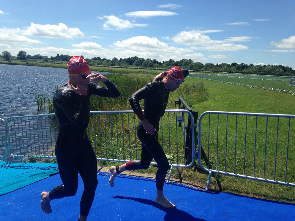 TeamEmgus's tweet photo. Our first sponsor announcement for 2018 is @Zone3official 🏊🏻💨 We are lucky enough to have Zone3 supporting Team Emgus and we can’t wait to represent them this year! We will both racing in the awesome Vanquish wetsuit 🏊🏻 #teamemgus #IRaceZone3 #WeRaceZone3 #swimming #tri https://t.co/NF0RKHYOKI