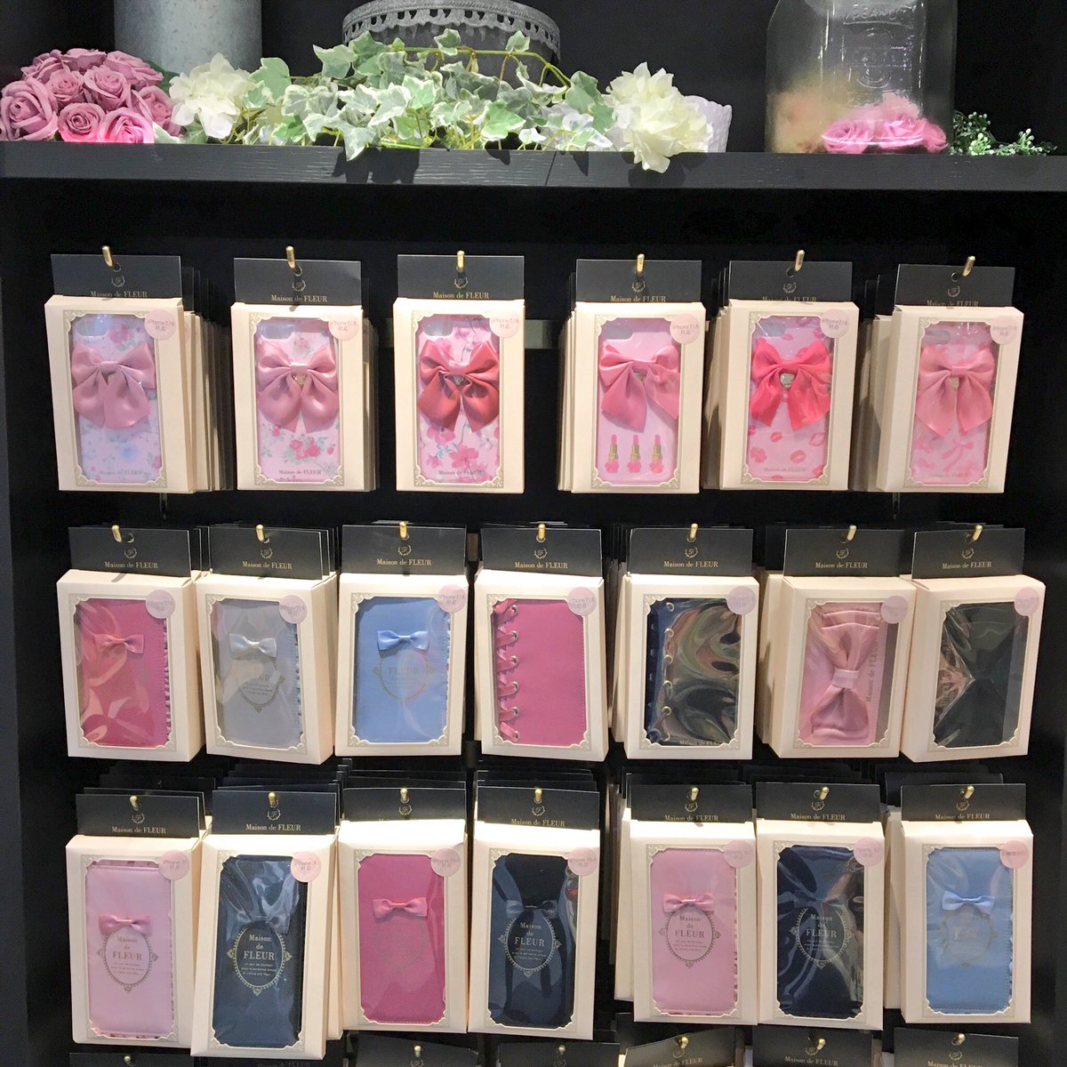 Maison De Fleur原宿 メゾン ド フルール ラフォーレ原宿店 新作 新作のスマートフォンケースが入荷いたしました Iphone 7 8 Iphone X Iphone Plus Xperia Xz Xperia X Compact 多機種対応のサイズをご用意しております 人気の