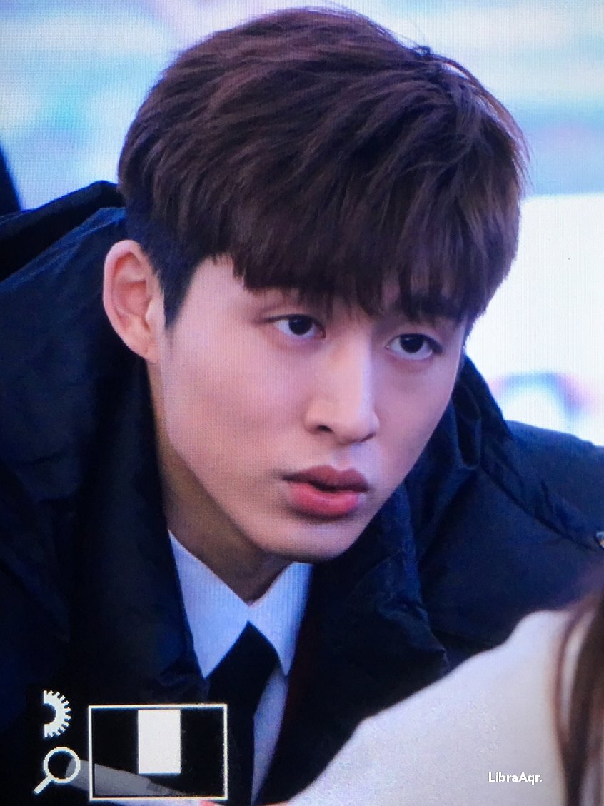 la10220207's tweet photo. #김한빈 #비아이 #아이콘 
180203 😙 고양팬싸 https://t.co/R3QEUtC9R0