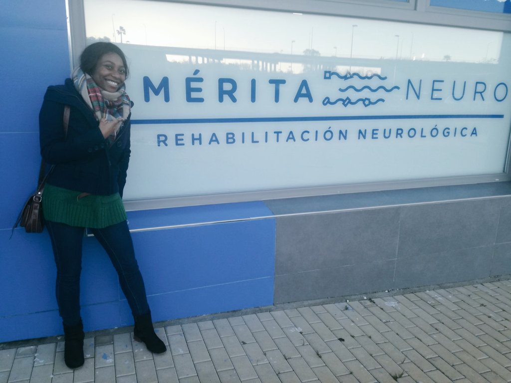 rehabictus's tweet photo. Nuestra musicoterapeuta, Flor Bondjale, en el Seminario de Especialización en #Musicoterapia y #RehabilitaciónNeurológica. #ictus #leganes https://t.co/OIlrZoidc4