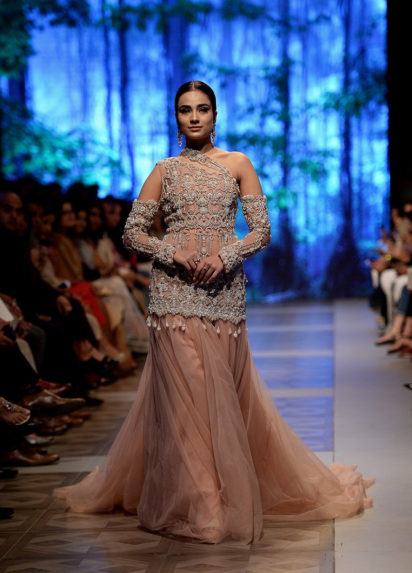 Deemasfashion's tweet photo. #DeemasFashion #ootd #StreetStyle #Fashiondaily #Fashiongram #Fashionable #HauteCouture #Brum #WeddingDress #Peterborough #brum #bham #desibridal #DesiWedding #DesiBride #Manhattan #LookOfTheDay
For more designs and detail visit
https://t.co/K3n48Vv5yL https://t.co/WNcvyZiOPo