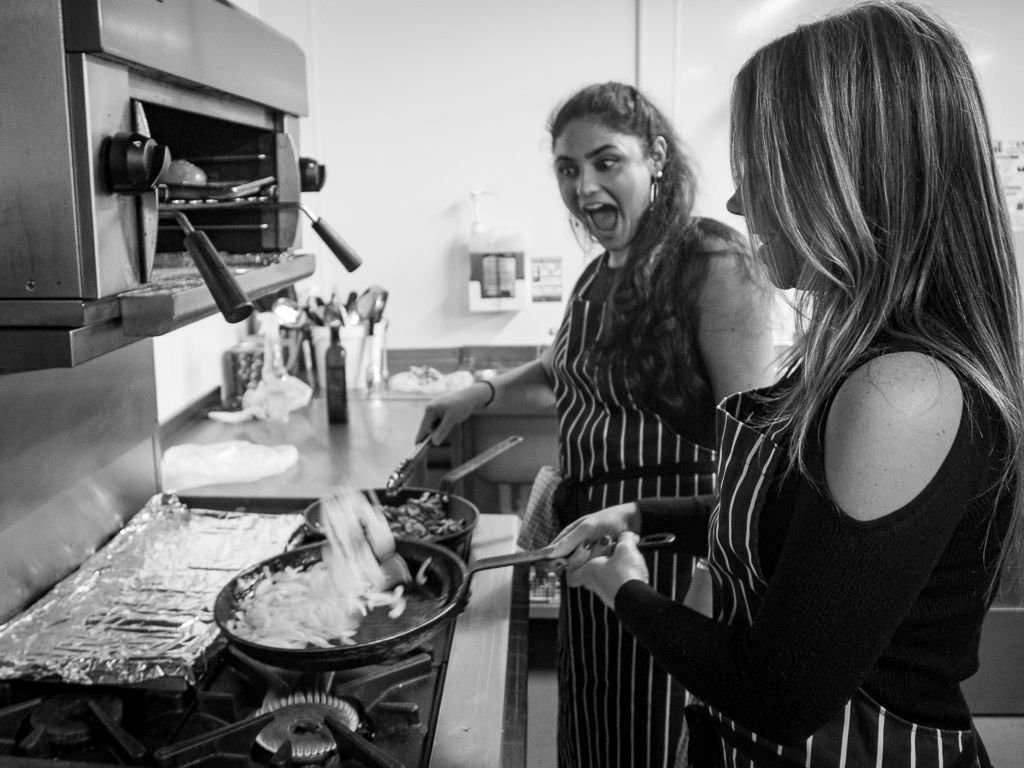 Wanna do something a little different with your loved on this Valentines day? I'm holding a one off cooking experience where we'll make pasta, eat Oreo brownies and drink English Wine? Click the link to learn more buff.ly/2s0rvAM