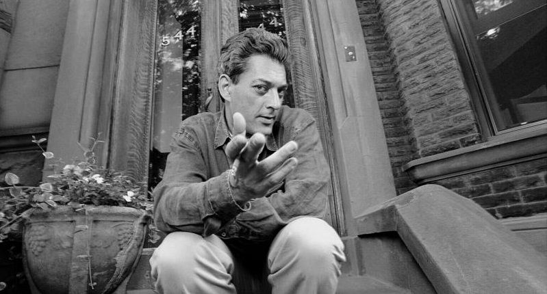 CircoloLettori's tweet photo. "Le storie capitano solo a chi le sa raccontare."

Paul Auster
#3febbraio 1947

@InternoPoesia https://t.co/VSU2kBZQJk