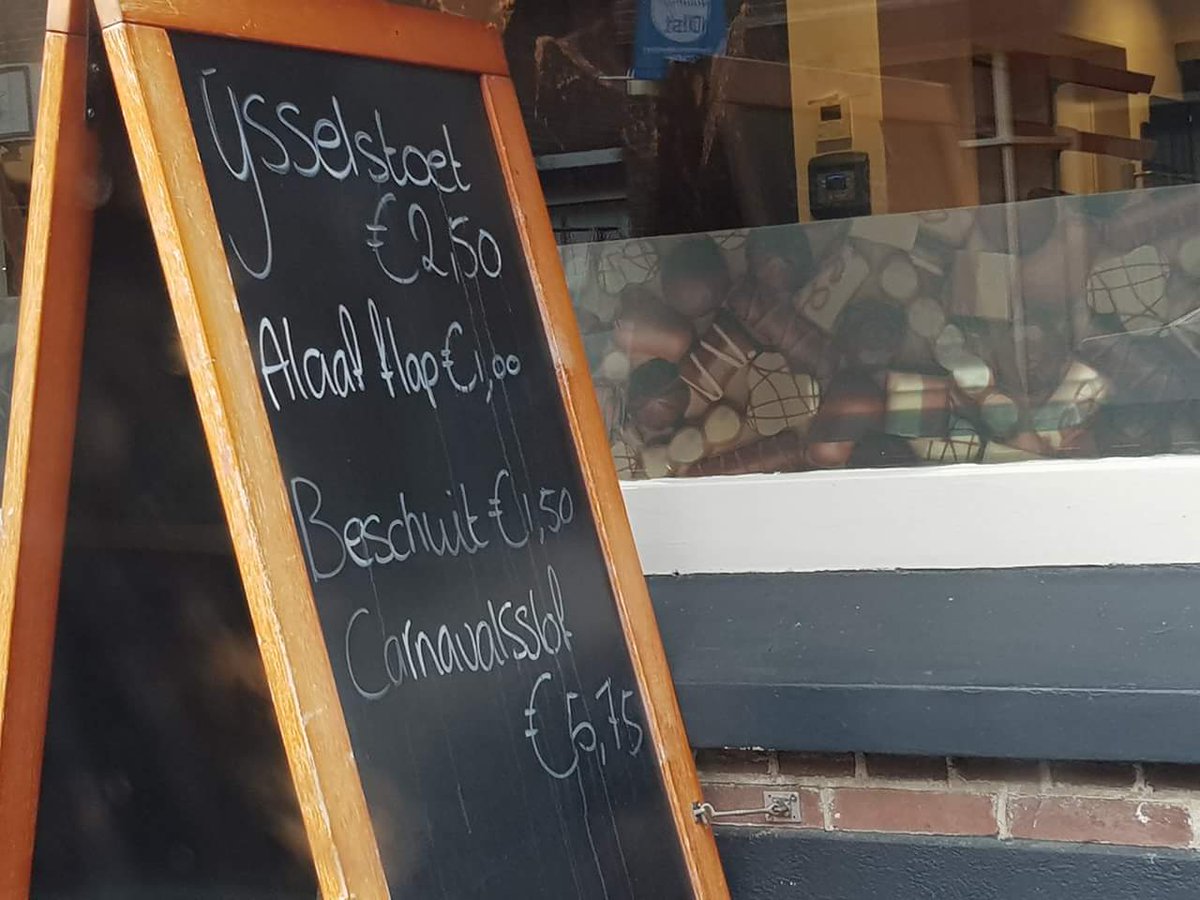 Nog één week! Bakkerij Jolink is alvast in de stemming. #iesselzotten2018 #Carnaval <a href="/rtvoostcarnaval/">rtvoostcarnaval</a>