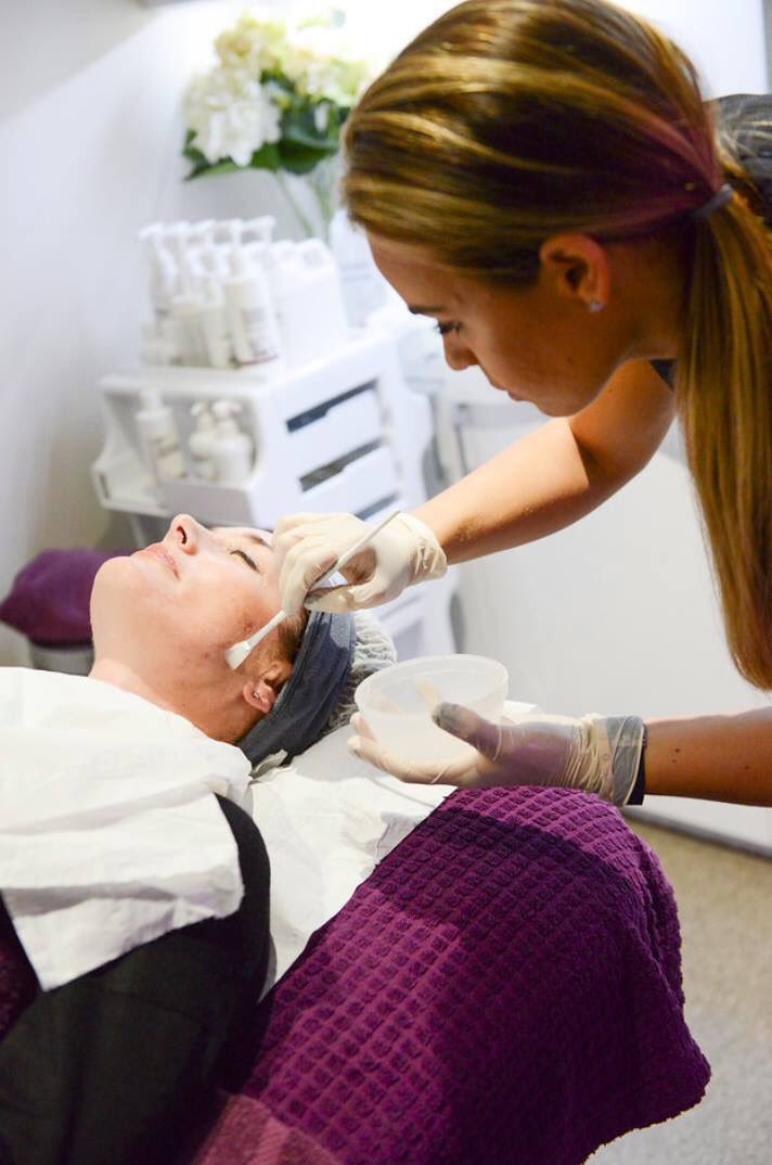 Put the glow into your weekend after a 
#Neostrata Peel. The NeoStrata Skin Peel not only works at the skin’s surface to #exfoliate dead, dull surface layers, it also stimulates the process of #cell renewal among all layers, to reveal fresher, #healthier cells!