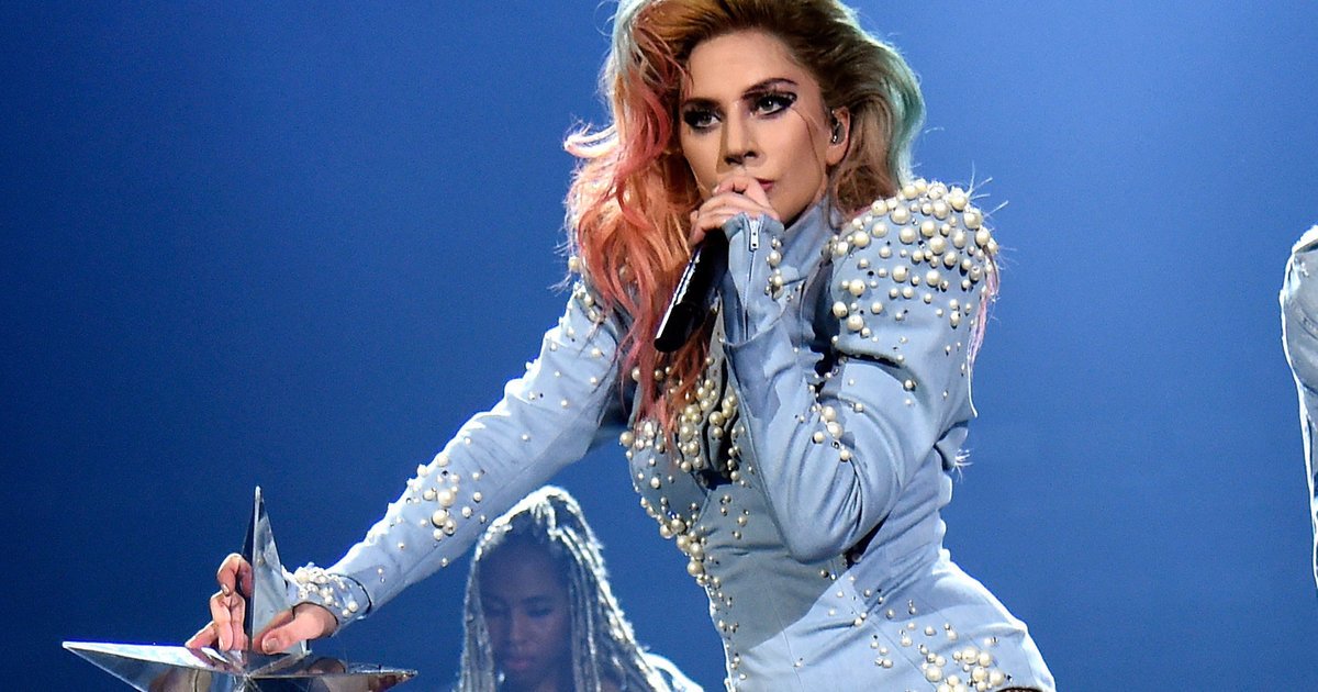 HuffPostUKEnt's tweet photo. BREAKING: Lady Gaga ‘deeply saddened’ after cancelling British shows and rest of European #JoanneTour after suffering ‘severe pain’ https://t.co/kgKI8Jopdr https://t.co/0ZInbu7uRL