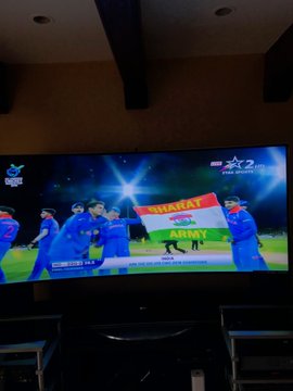 View image on Twitter