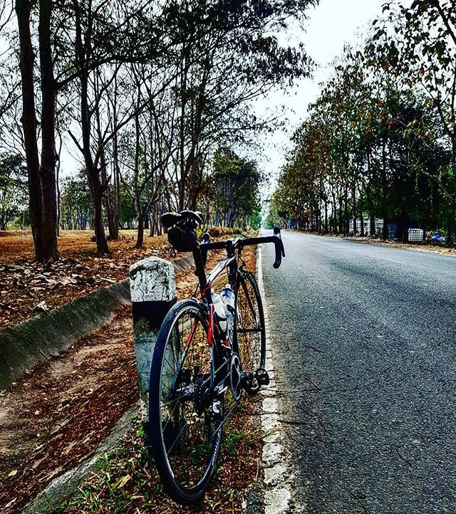 HaydenCampbell's tweet photo. Nice day for some efforts up Doi Suthep and some extra endurance riding. Legs are starting to feel good now, I'm looking forward to Doi Inthanon next weekend! 
#chiangmai #thailand #pnxcycling #vixenpr #cyclingphotos #cyclinglife #cyclist #cycling #roadc… https://t.co/6Y7WuaCrs1 https://t.co/nijXWdnvn3